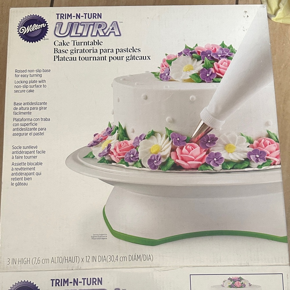 Wilton Trim-N-Turn Ultra Cake Turntable